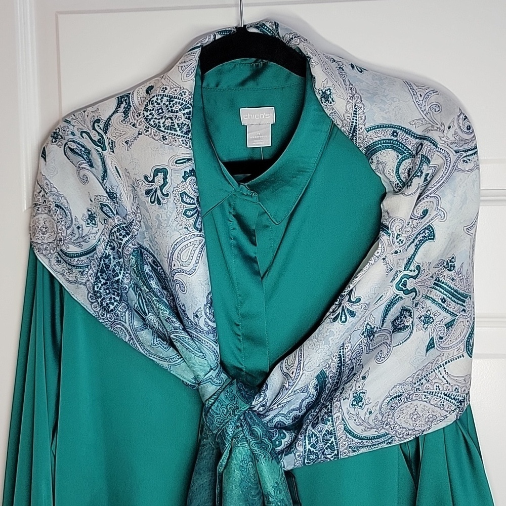 CHICO'S NWT BRIGHT JADE BLOUSE AND SCARF SET SZ 4